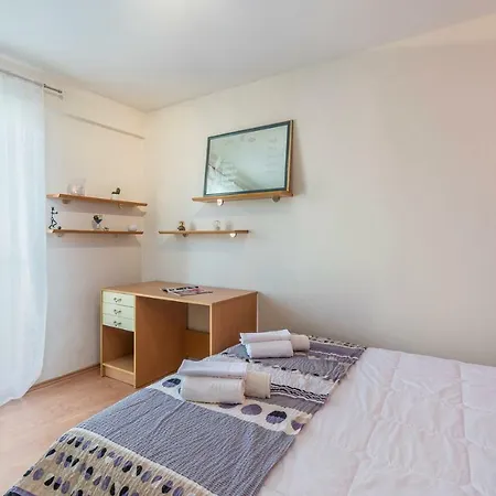 Sanja Near The And Center Apartman Porec