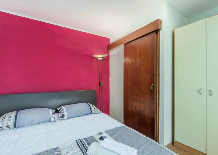 Sanja Near The And Center Lägenhet