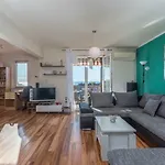Appartement Sanja Near The And Center
