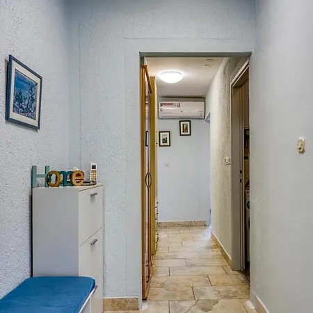 Apartman Sanja Near The And Center